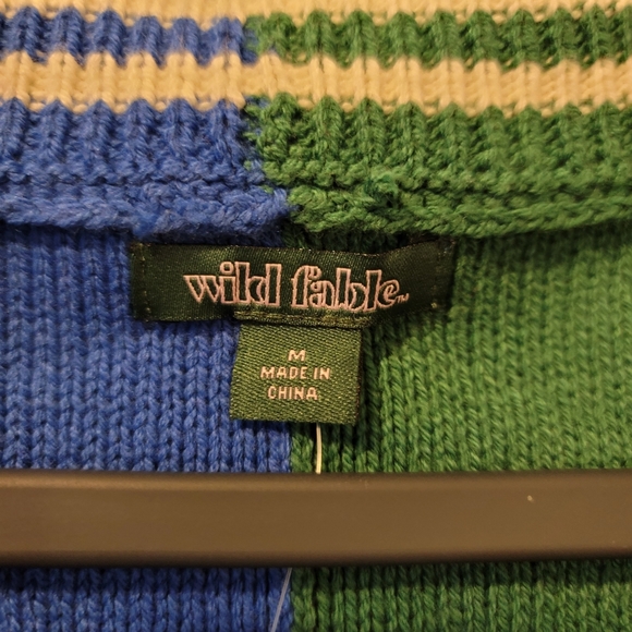 Two Colored Sweater Vest - Picture 2 of 8